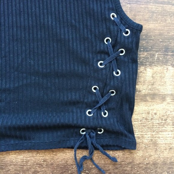 Forever21 Sleeveless Lace Up Crop Tee - Picture 2 of 8